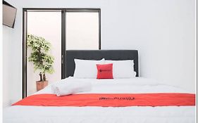 RedDoorz near Kota Tua 2